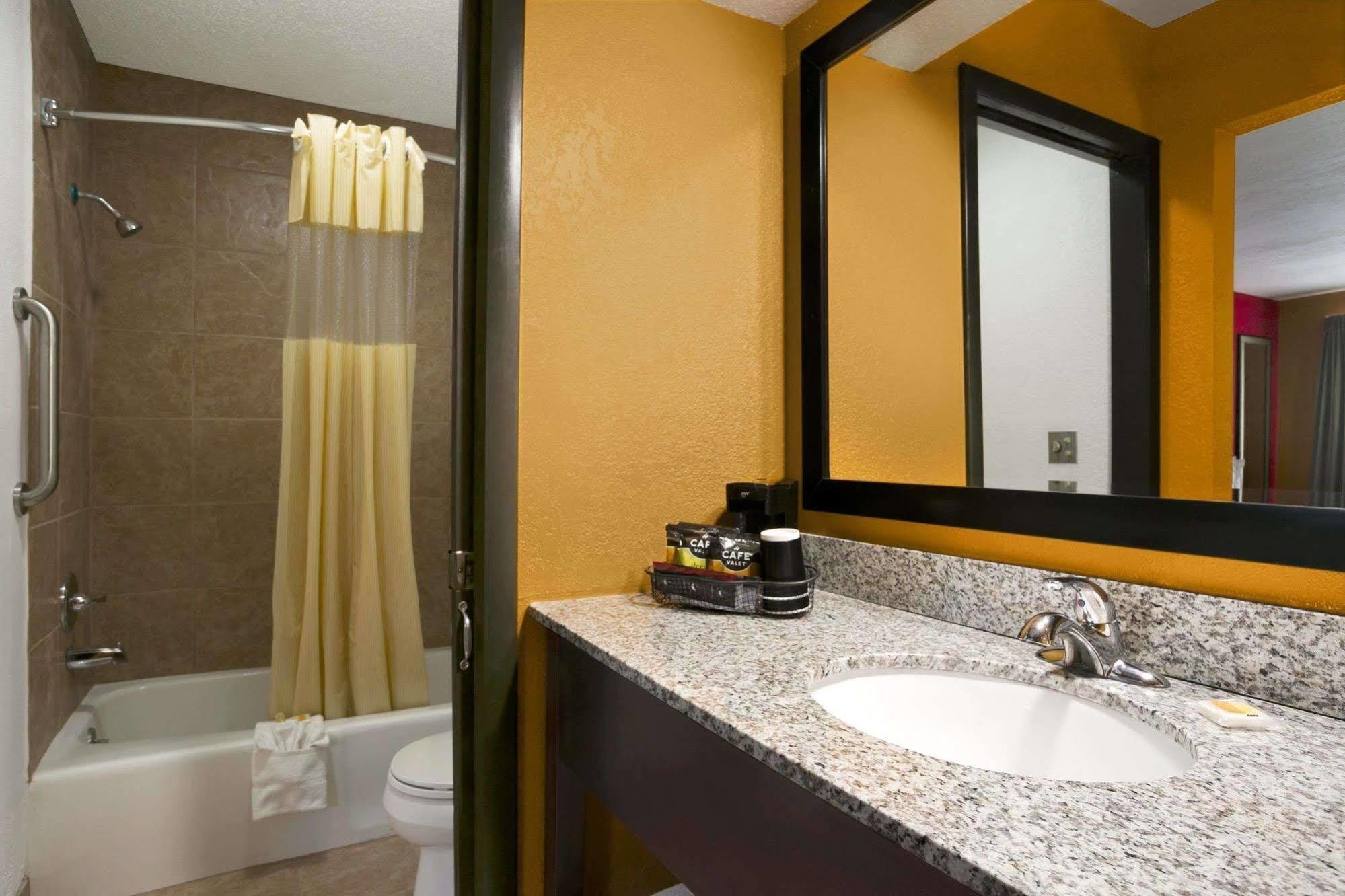 Days Inn By Wyndham Liberty/Ne Kansas City Dış mekan fotoğraf