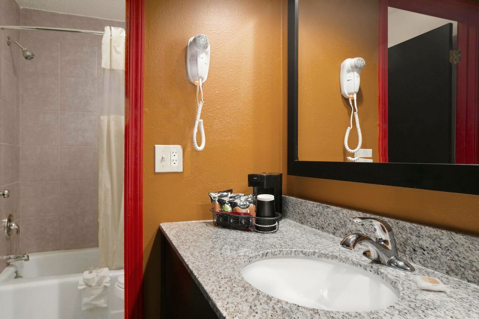 Days Inn By Wyndham Liberty/Ne Kansas City Dış mekan fotoğraf